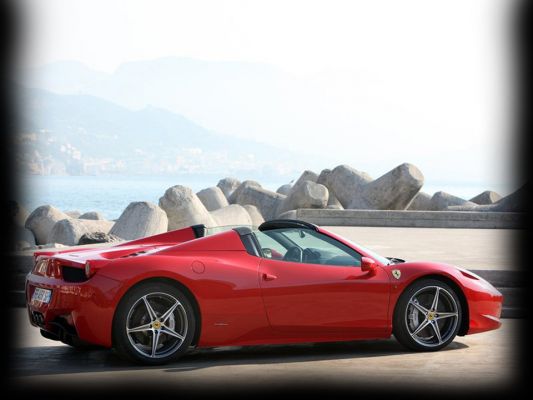 FERRARI (F 458 SPYDER)