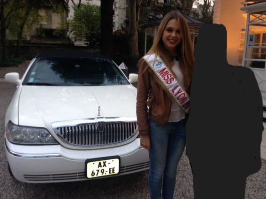 MISS LYON 2013 DEVANT LA LIMOUSINE