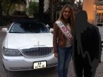 MISS LYON 2013 DEVANT LA LIMOUSINE
